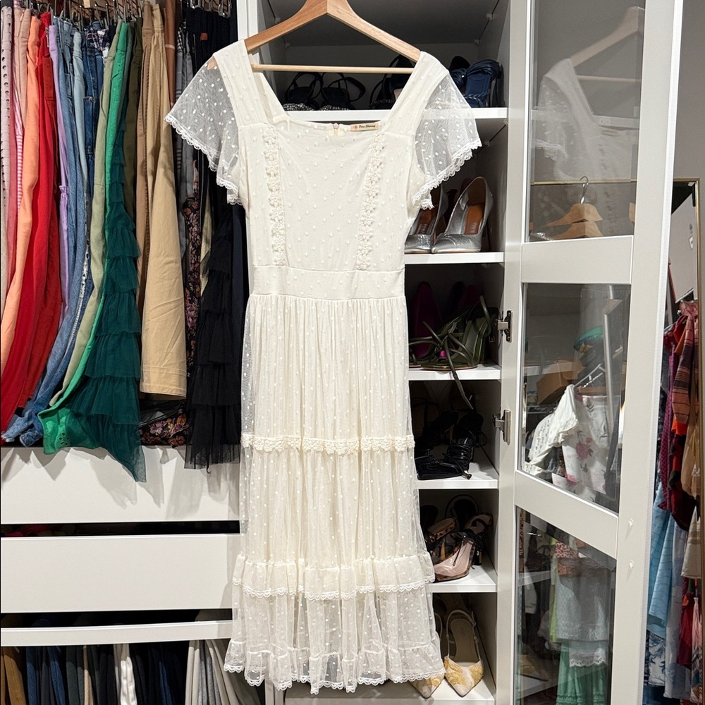 Puro sharmy White Lace Midi Dress